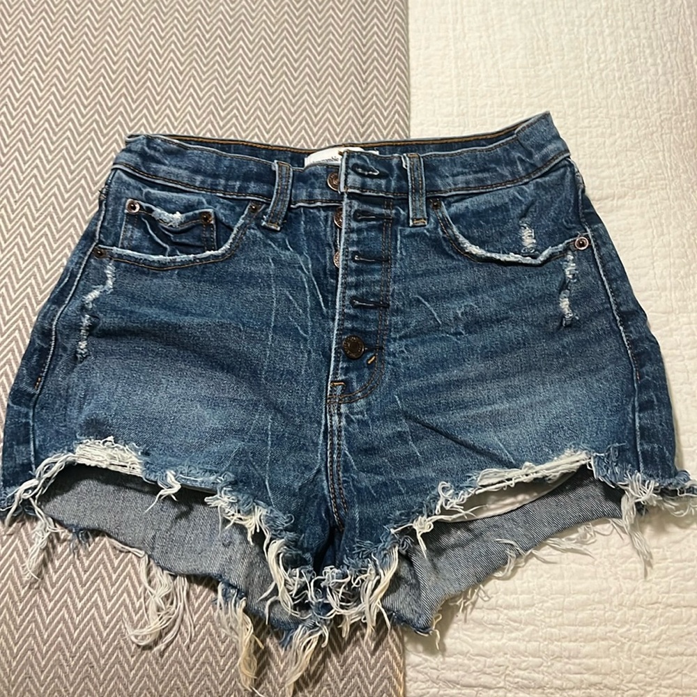 Abercrombie & Fitch The High Rise Mom Short